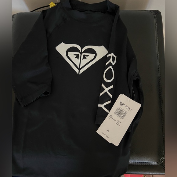 Roxy Long sleeve Kids Rashgaurd NWT. Black size 8 / small - Picture 2 of 2